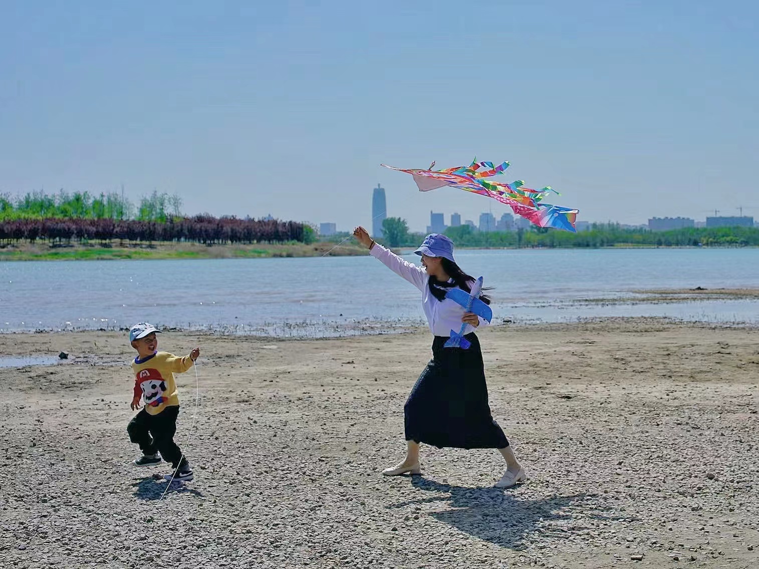 12《放飞》（作者：能源与智能工程学院 李骞）